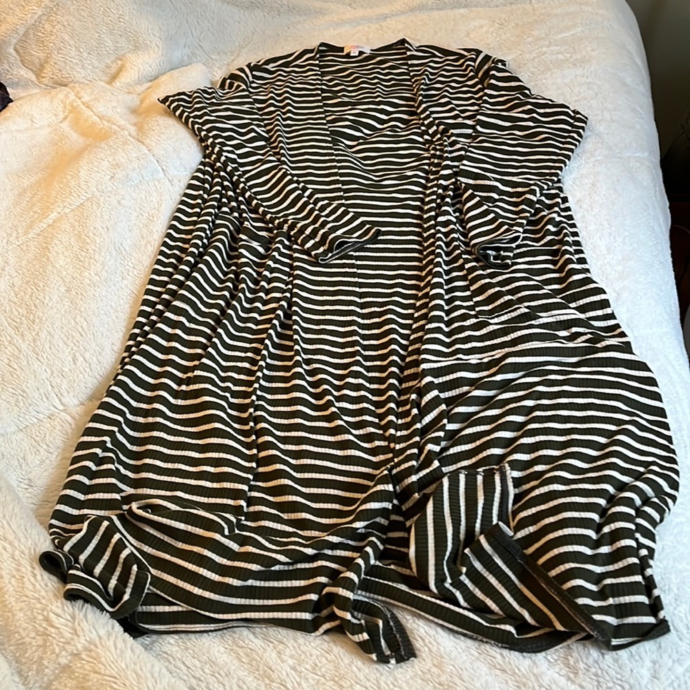Lularoe Sarah cardigan with pockets